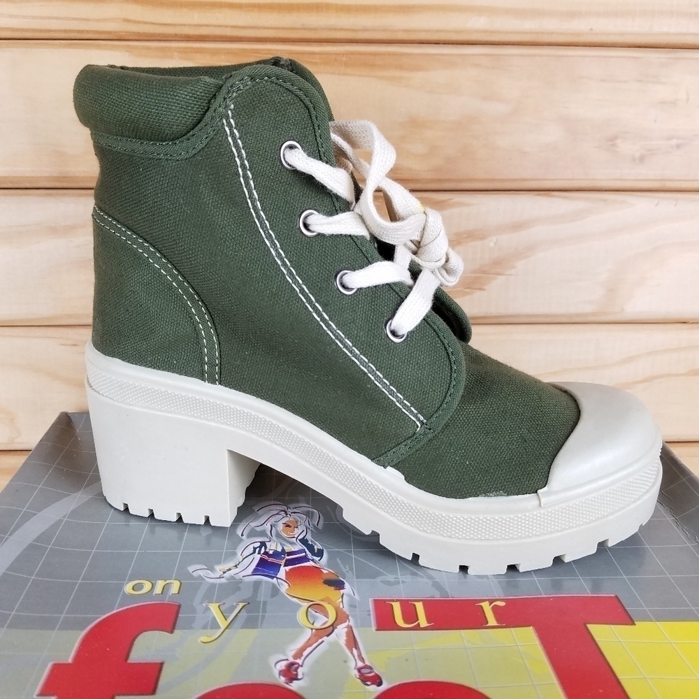 NEW Y2K Canvas Combat Ankle Boot Moto Army Green Lace up 5.5 M On Your Feet Boho
